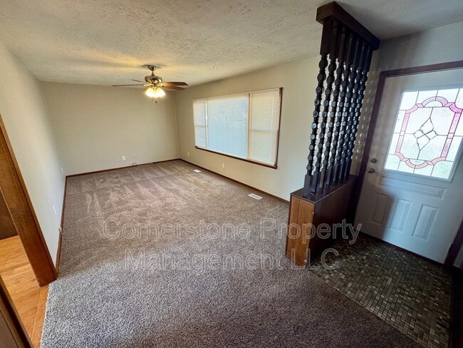 Photo - 202 W Bridge St