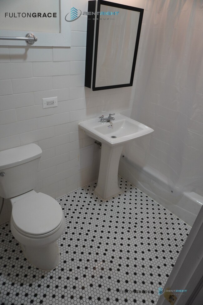 Photo - 1700-1710 W Albion Unit 1708 - GARDEN