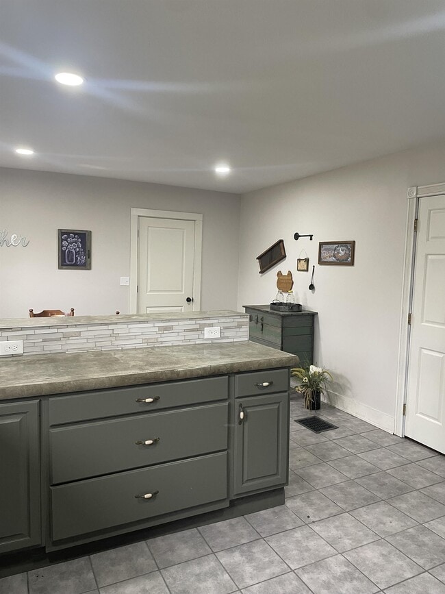 Photo - 5080 S Hillsdale Rd