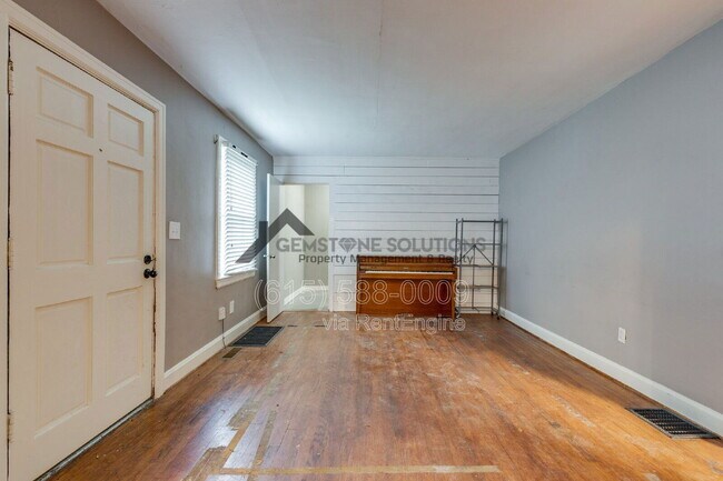 Photo - 2930 Primrose Cir