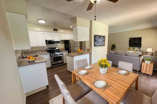 Photo - Riverside Gardens