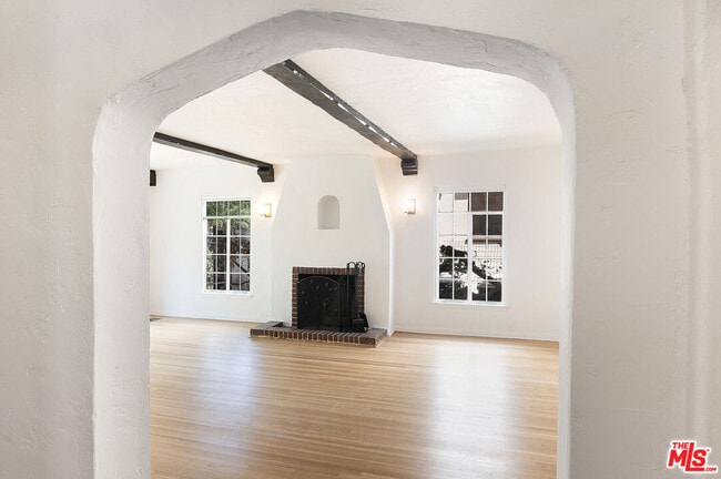 Photo - 342 N Orange Dr