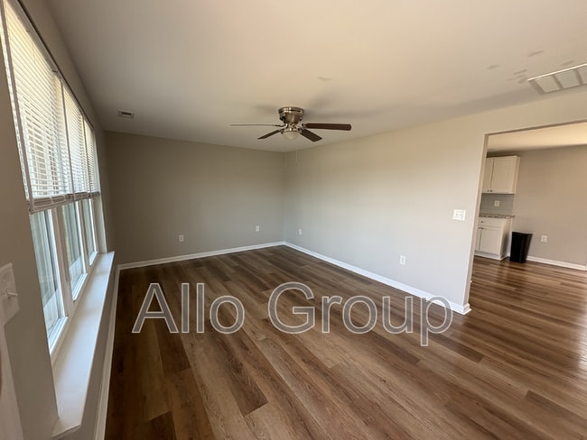 Photo - 35541 Parker Rd