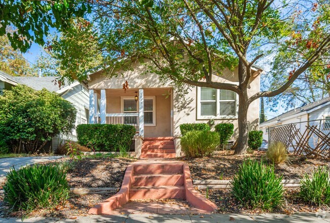 Building Photo - Adorable 3 Bedroom 2 Bath Rental