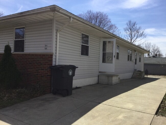 Photo - $1142 includes water, sewer and trash for this very clean 2 Bedroom twinplex with central air
