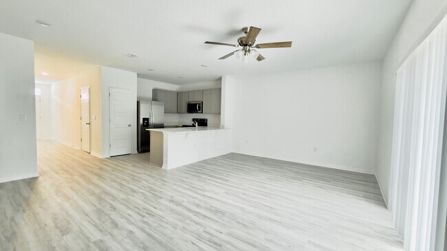 2947 Canary Ave