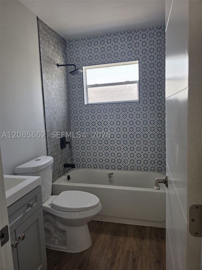 Photo - 570 NE 63rd St Unit 3
