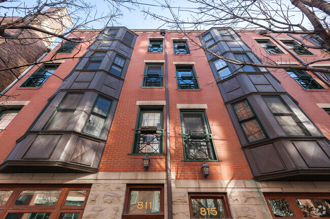 Building Photo - 811 W Superior St Unit 3 Rental