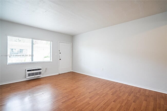 Photo - 7315 Harding Ave Unidad 15