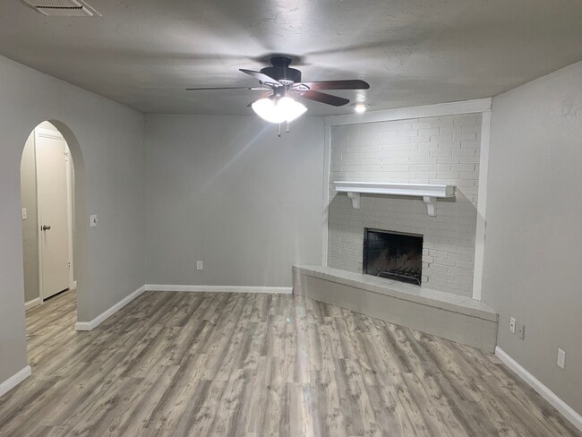 Photo - 309 N Morgan Dr