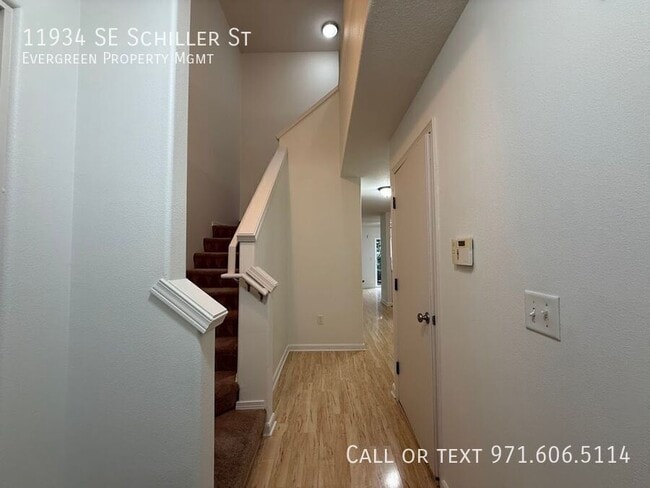 Photo - 11934 SE Schiller St