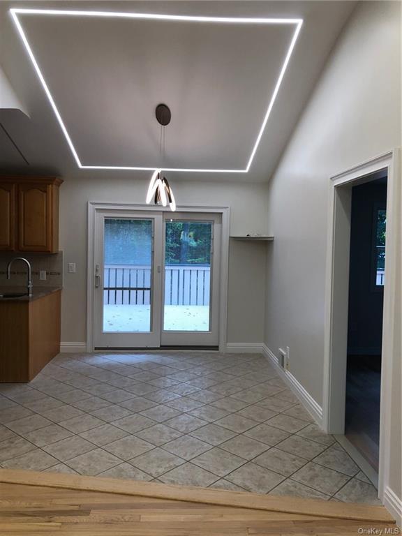 Photo - 14 Stoneham Ln