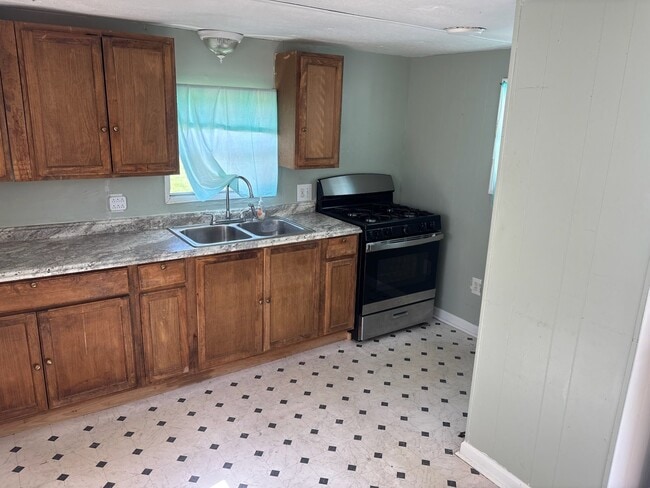 Photo - 475 Landis Ln