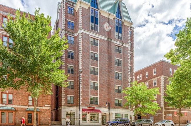Collegiate Campus Student Apartments