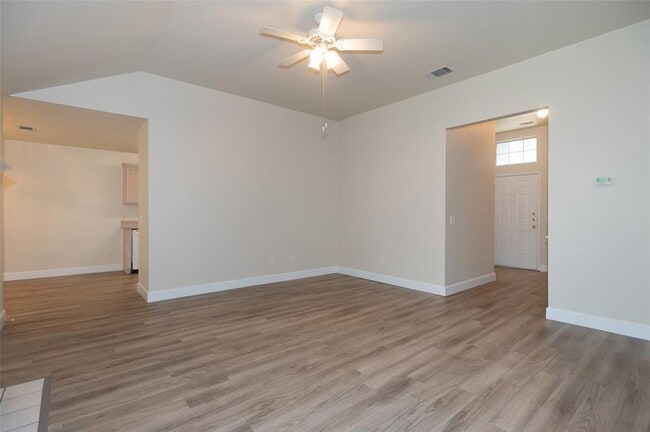 Photo - 609 Sunny Brook Dr