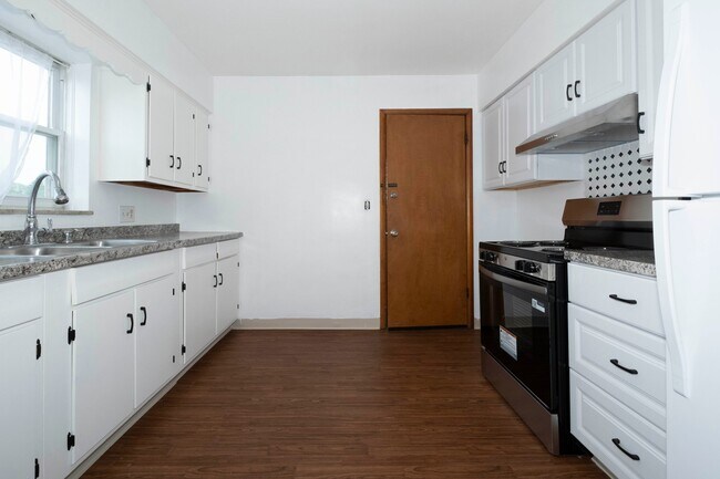 Photo - 3174 Sherbrooke Rd Unidad Lower