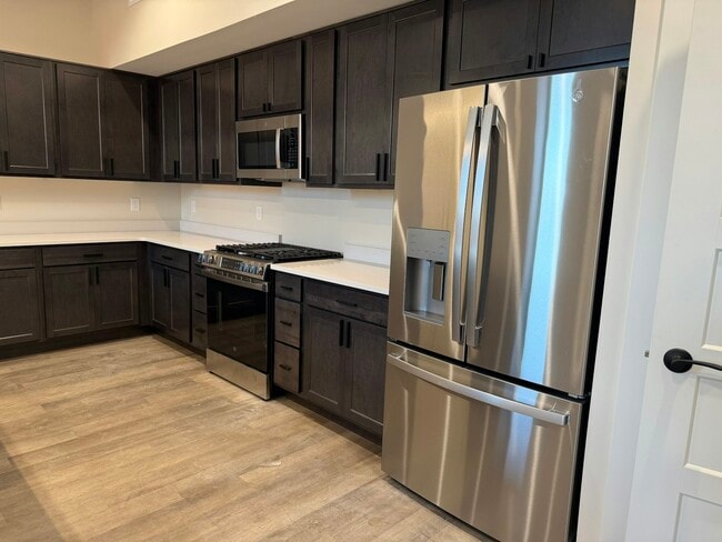 Photo - 106 E Erie St Unit 3D