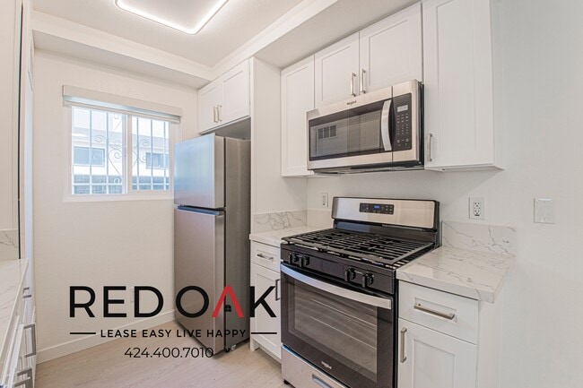 912 N Ridgewood Pl Unidad 2