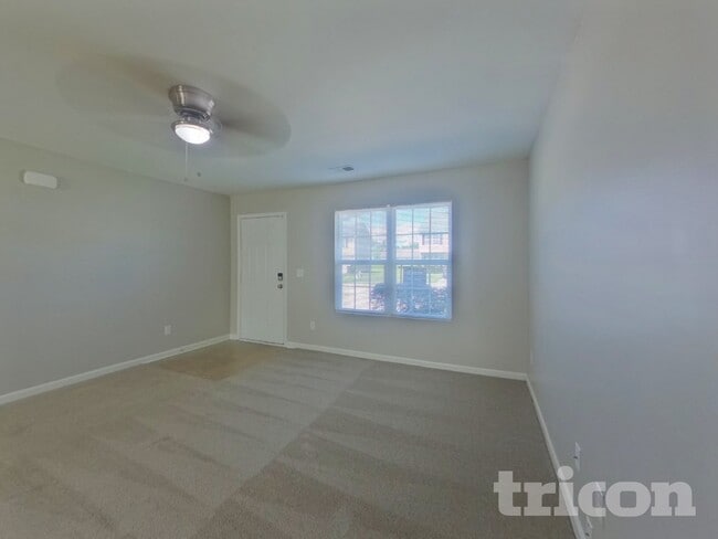 Photo - 537 Gentle Breeze Ln