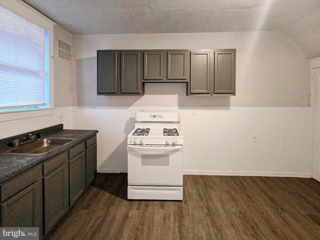 Photo - 5629 Hazel Ave