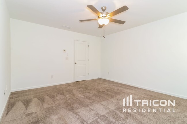 Photo - 2100 Rosemary Park Ln