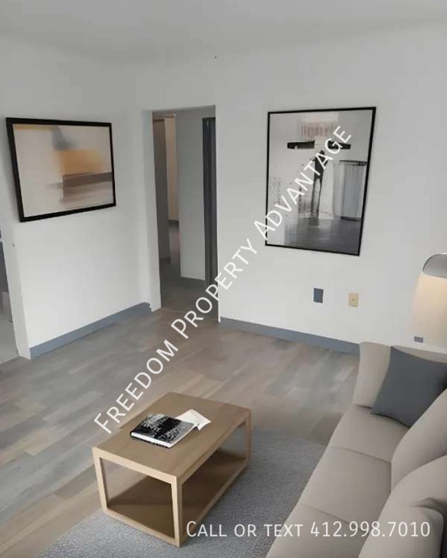 Building Photo - 1943 Broadway Ave Unit B