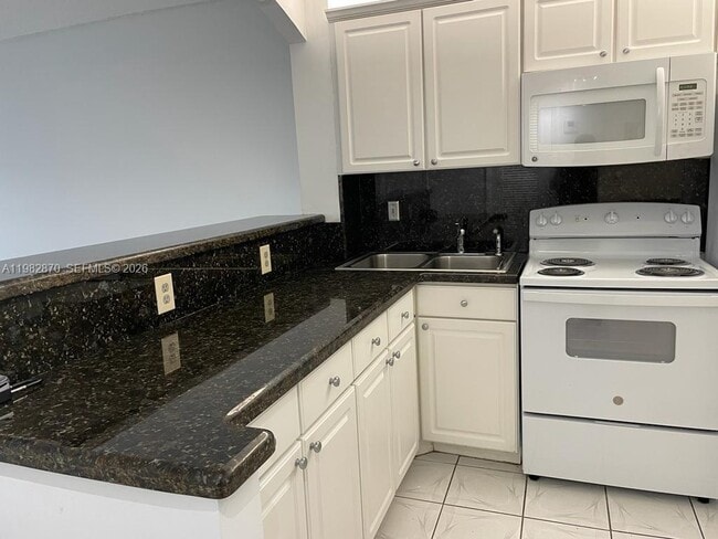 Photo - 220 SW 9th Ave Unit 417