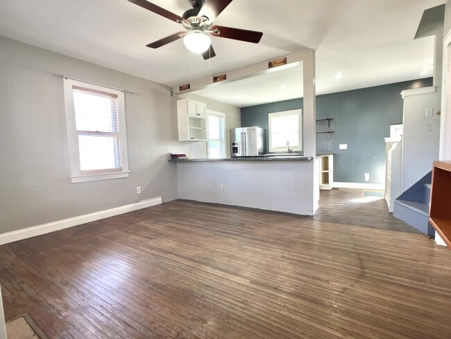 Photo - 1523 W Clark St
