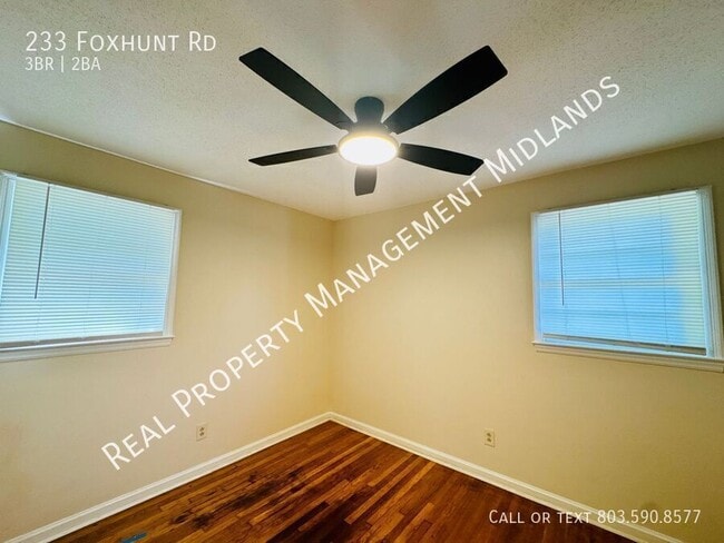 Photo - 233 Foxhunt Rd