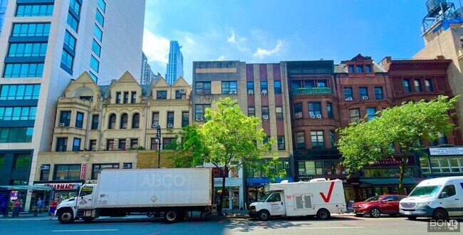Building Photo - 222 W 72nd St Unit 3A Rental