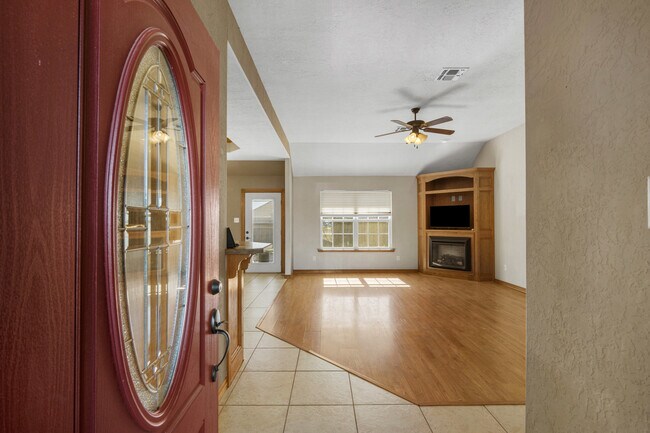 Photo - 1202 Hershel Dr