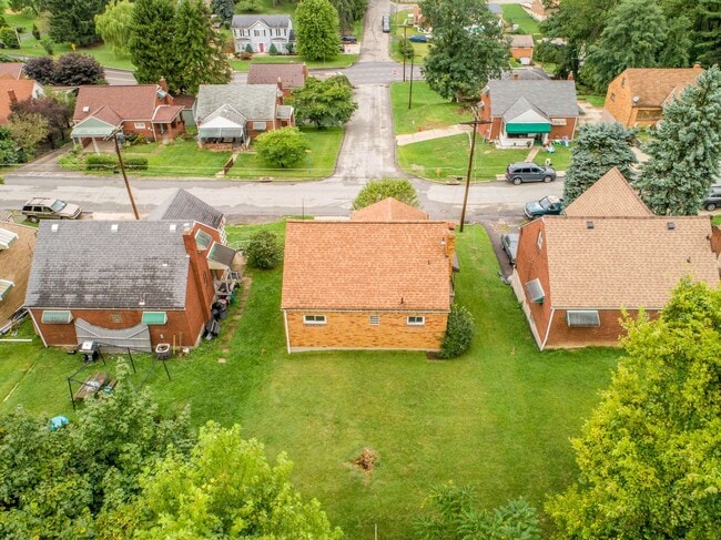 Photo - AVAILABLE AUGUST 1ST! DON'T MISS THIS BEAUTIFUL 3 BEDROOM IN WEST MIFFLIN!