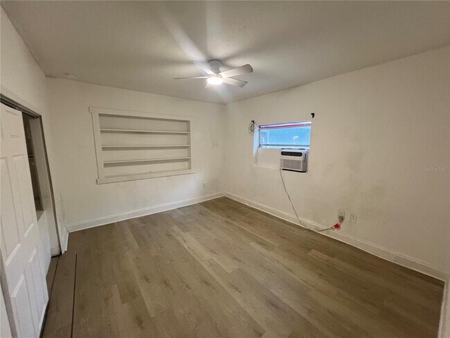 Photo - 23476 Harper Ave