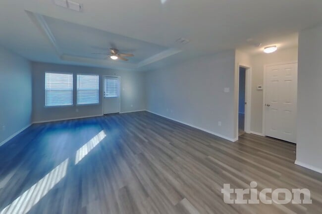 Photo - 1023 Spofford Dr