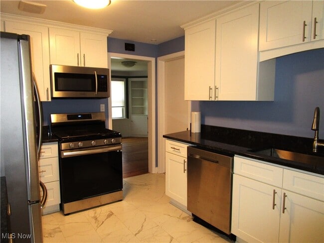 Building Photo - 14535 Cedar Rd Unit 1