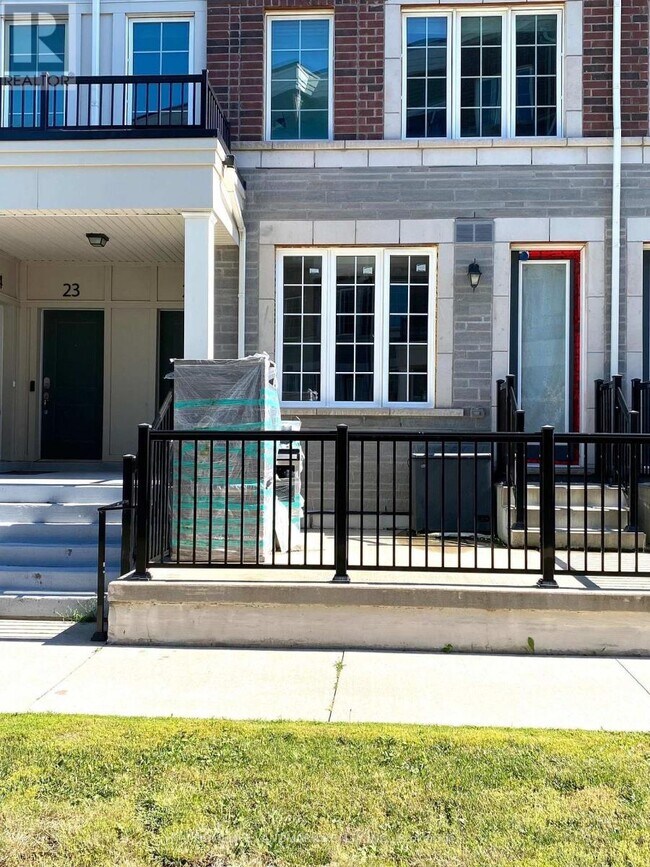 Photo - 2199 Lillykin St