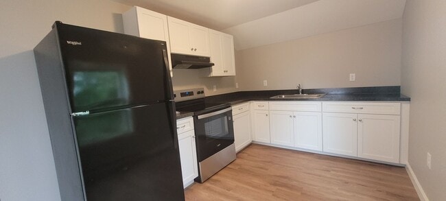 Building Photo - 220 Rosedale Ave Unit C Rental