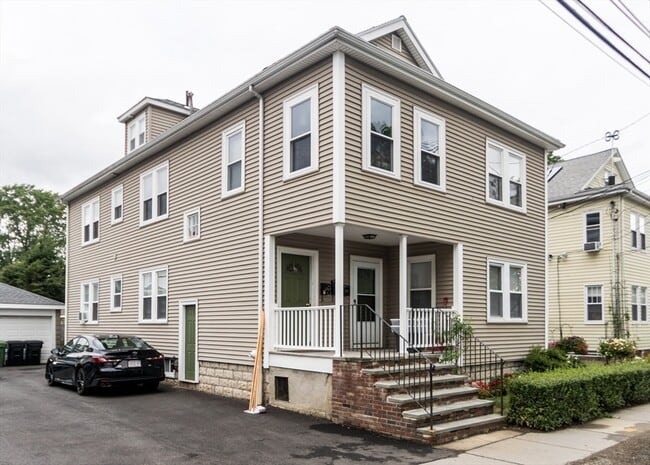 137 Evans St Unit 1