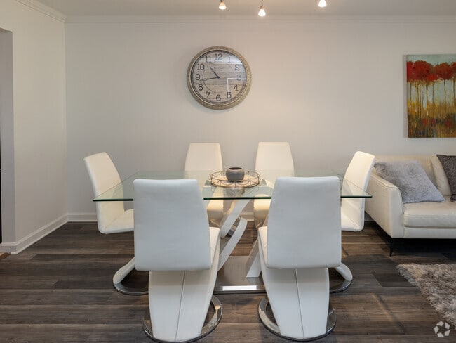 2BR, 1.5BA-940SF-Dining room