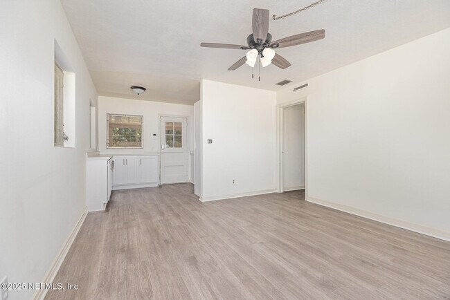 Photo - 6022 Sudbury Ave