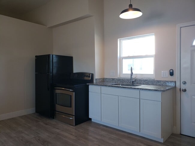 Photo - 224 6th St SW Unit C