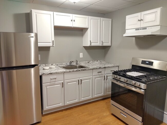 Photo - 86-88 Lawn Avenue Unidad #2