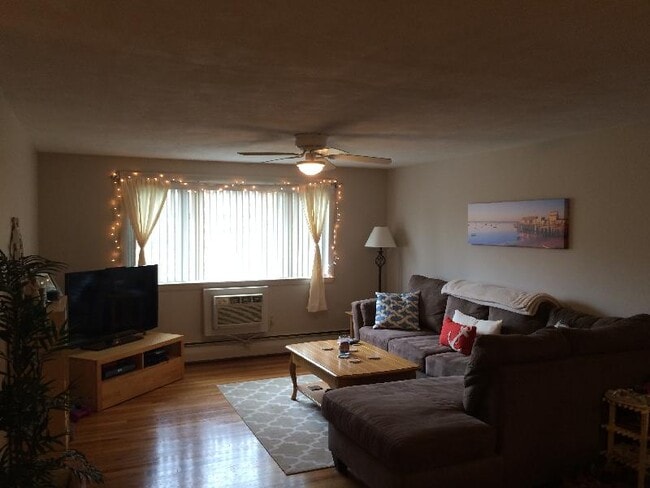 Photo - 4 Albert Dr Unit 11