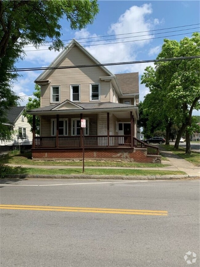 Building Photo - Emerson St.3 Unit 2/UP Rental