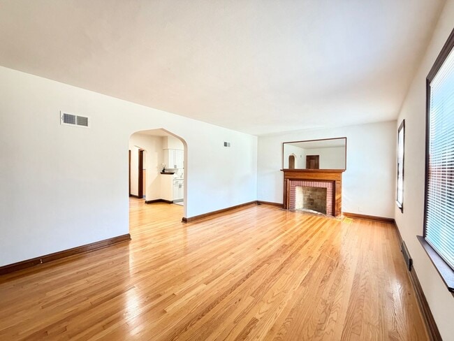 Photo - 4734 Locke Ave Unit 1st floor