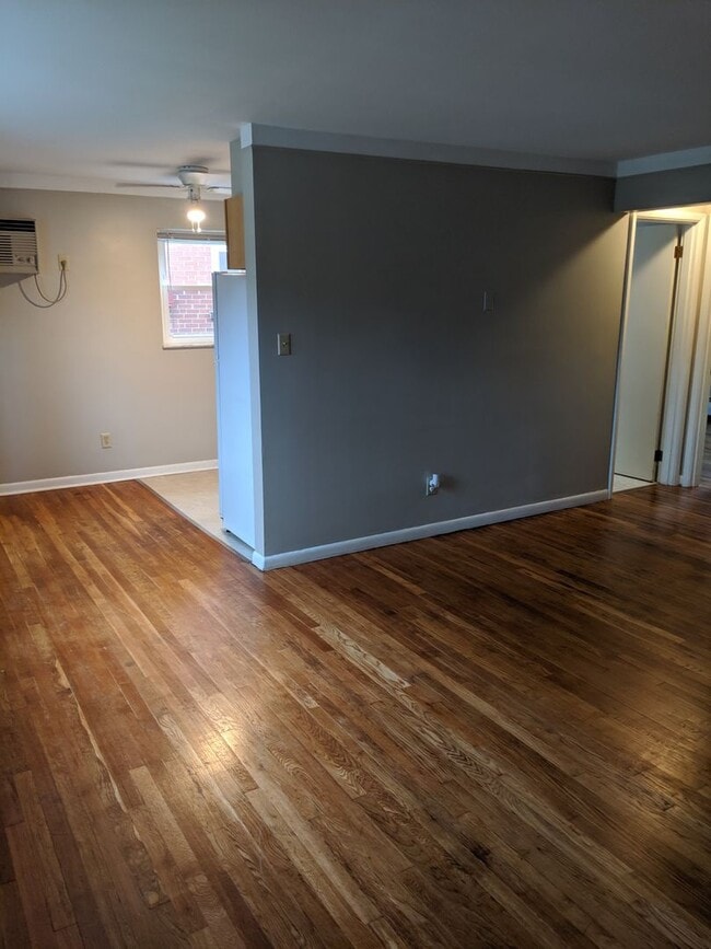 Matson Apartments (4120) - Matson Apartments (4120) Unit #3