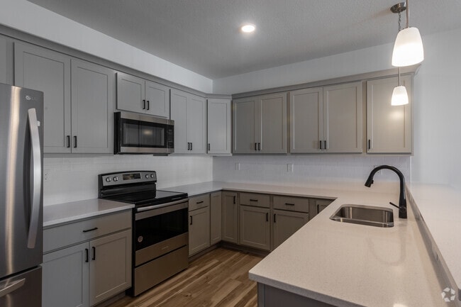 2BR, 2BA - 1,100SF - The McKinley Unit 1