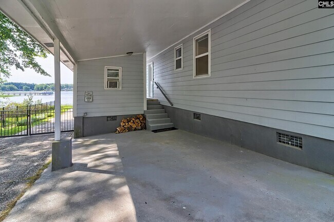 Photo - 435 State Rd S-32-1194