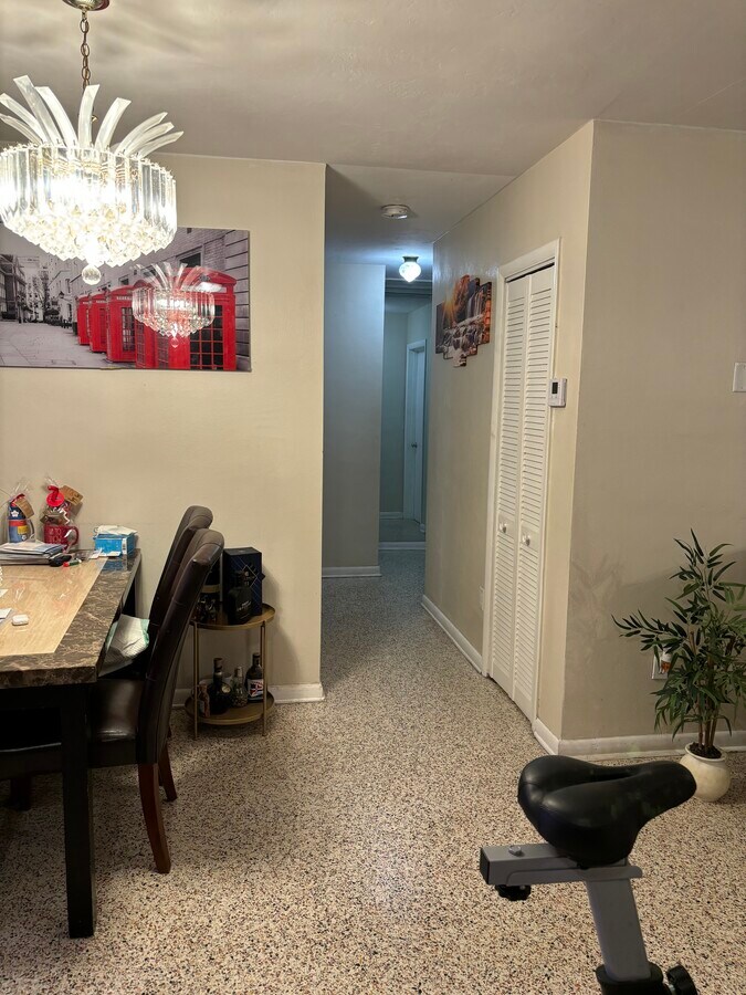 Dining area - 10475 SW 46th St