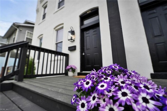 Photo - 412 W 29th St